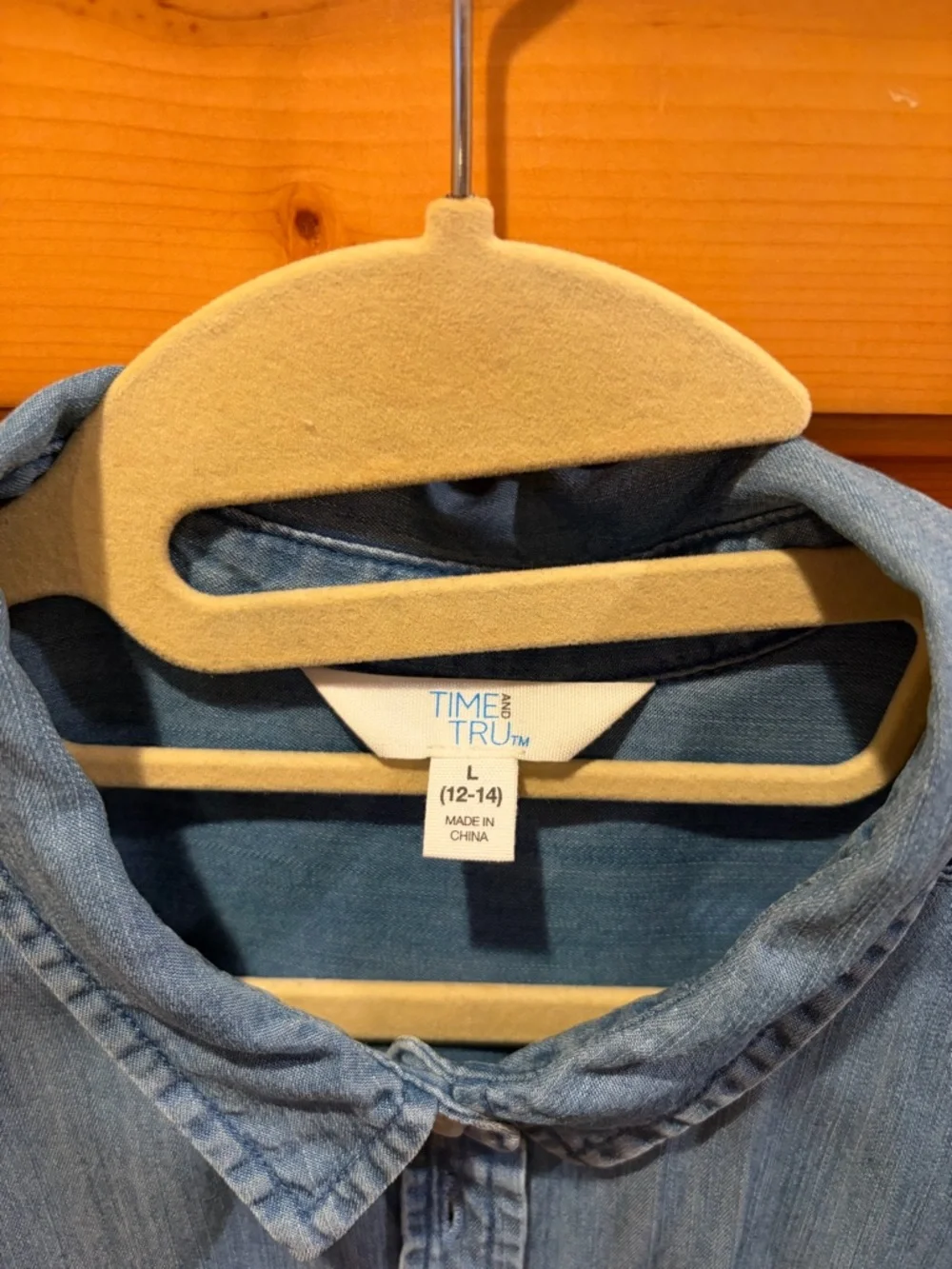 Time&Tru Light Blue Short Sleeve Chambray Shirt Top size large - Picture 5 of 5